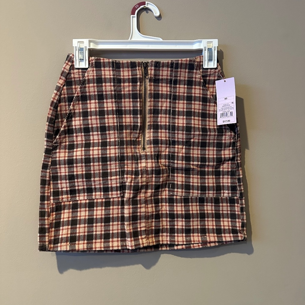 BRAND NEW Cute plaid corduroy mini skirt